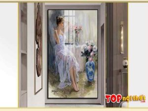 Tranh tráng gương cô gái đẹp bên hoa treo hành lang TraTop-3306